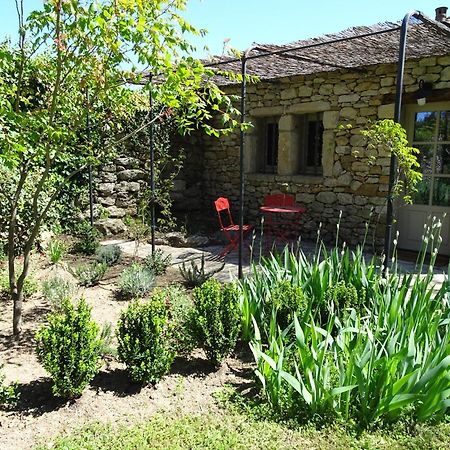 ユゼ Les Olivettes Le Mazet Bed & Breakfast エクステリア 写真