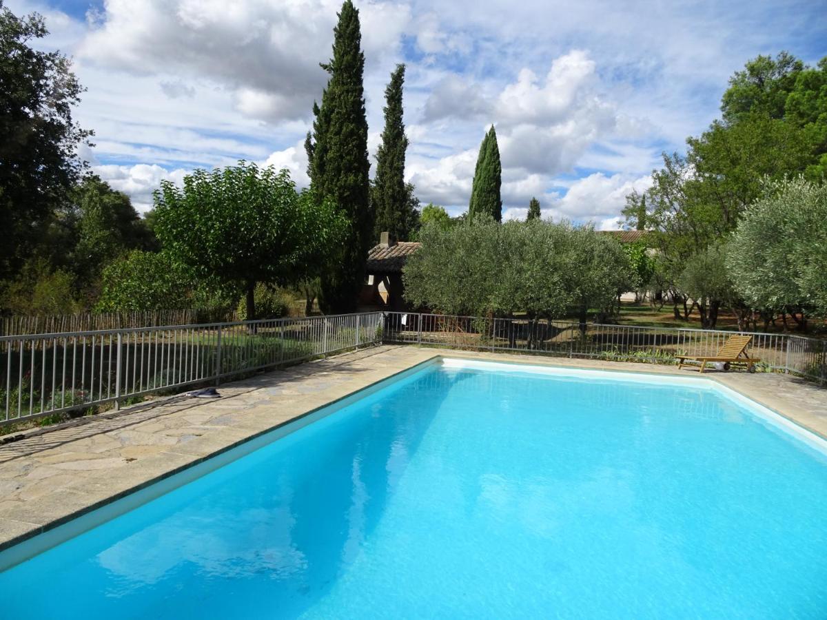 ユゼ Les Olivettes Le Mazet Bed & Breakfast エクステリア 写真