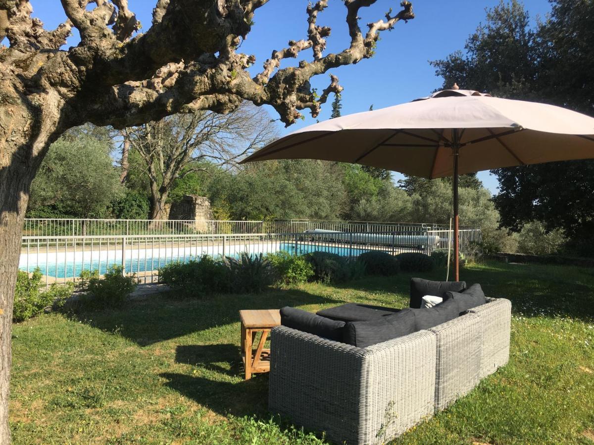 ユゼ Les Olivettes Le Mazet Bed & Breakfast エクステリア 写真